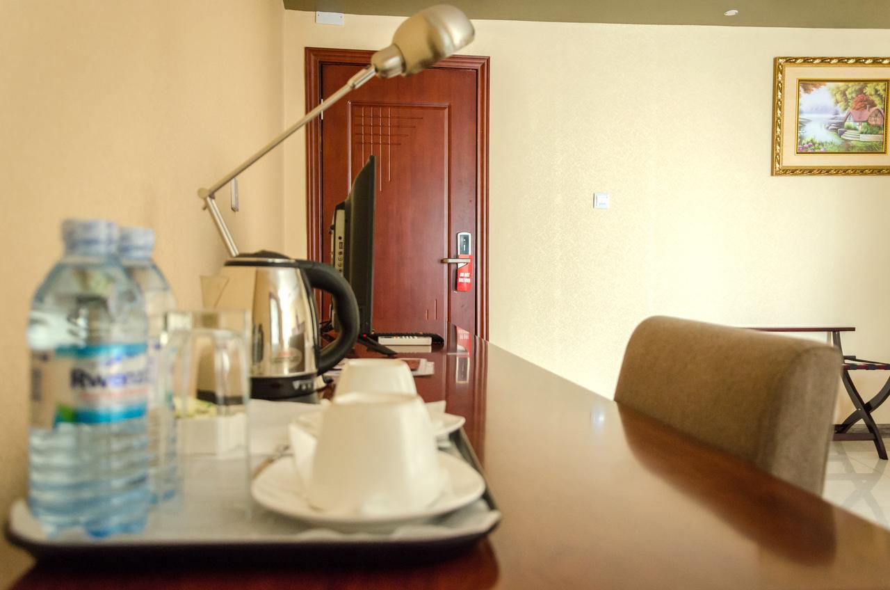 Hillside Plaza Hotel Kampala Exterior photo