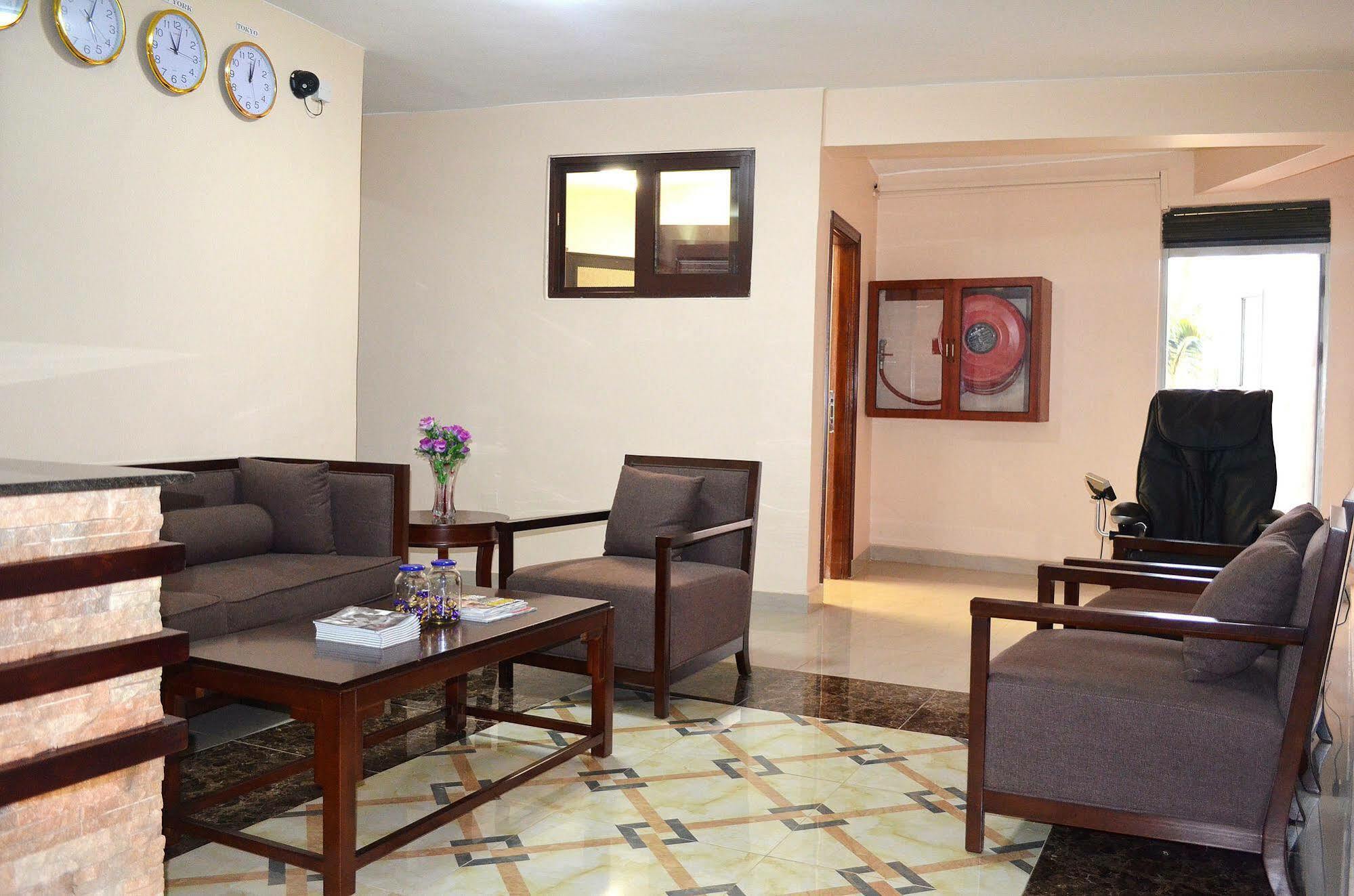 Hillside Plaza Hotel Kampala Exterior photo