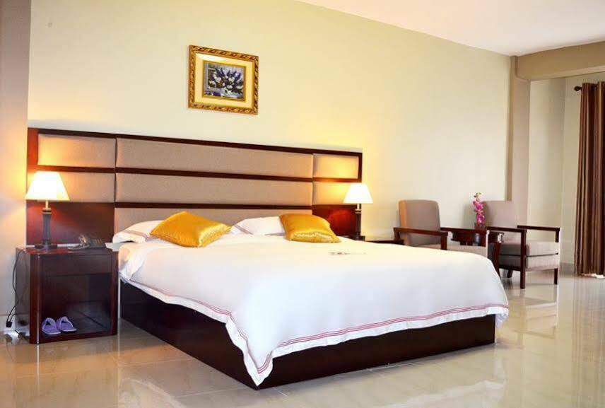 Hillside Plaza Hotel Kampala Exterior photo