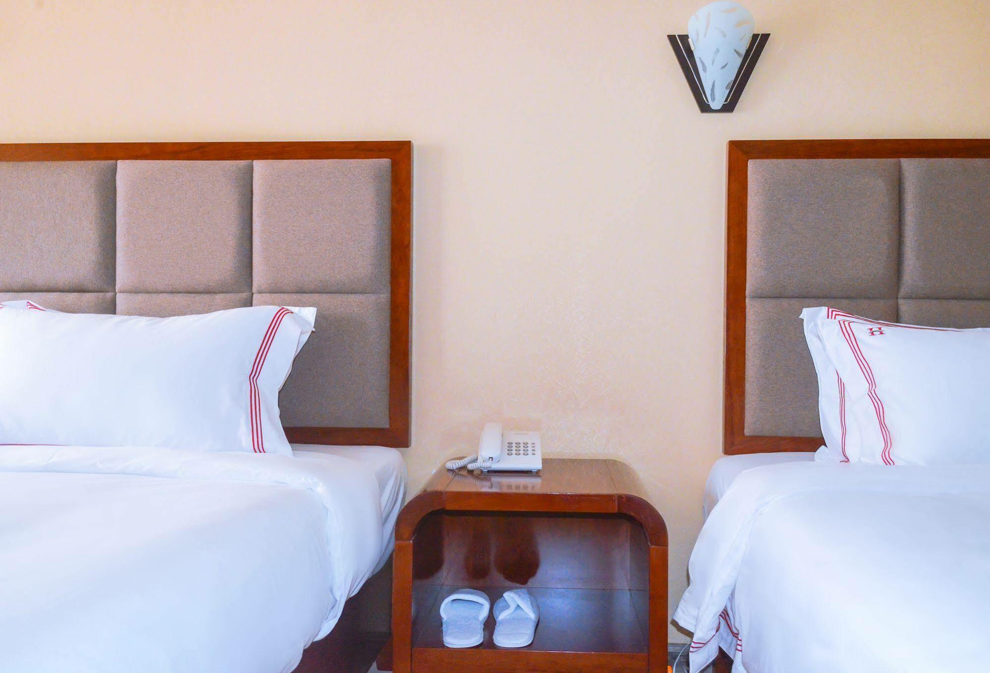 Hillside Plaza Hotel Kampala Exterior photo