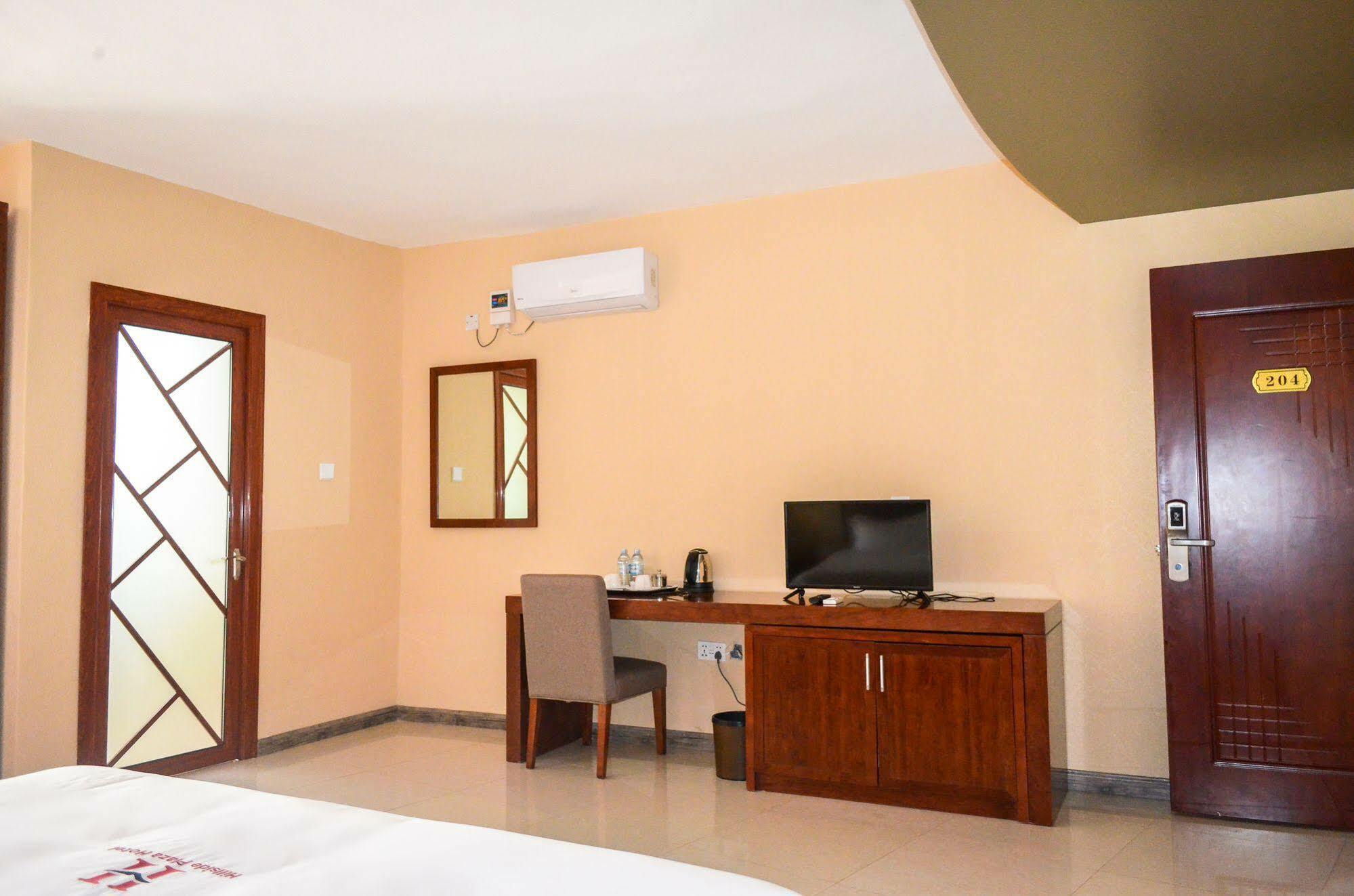 Hillside Plaza Hotel Kampala Exterior photo
