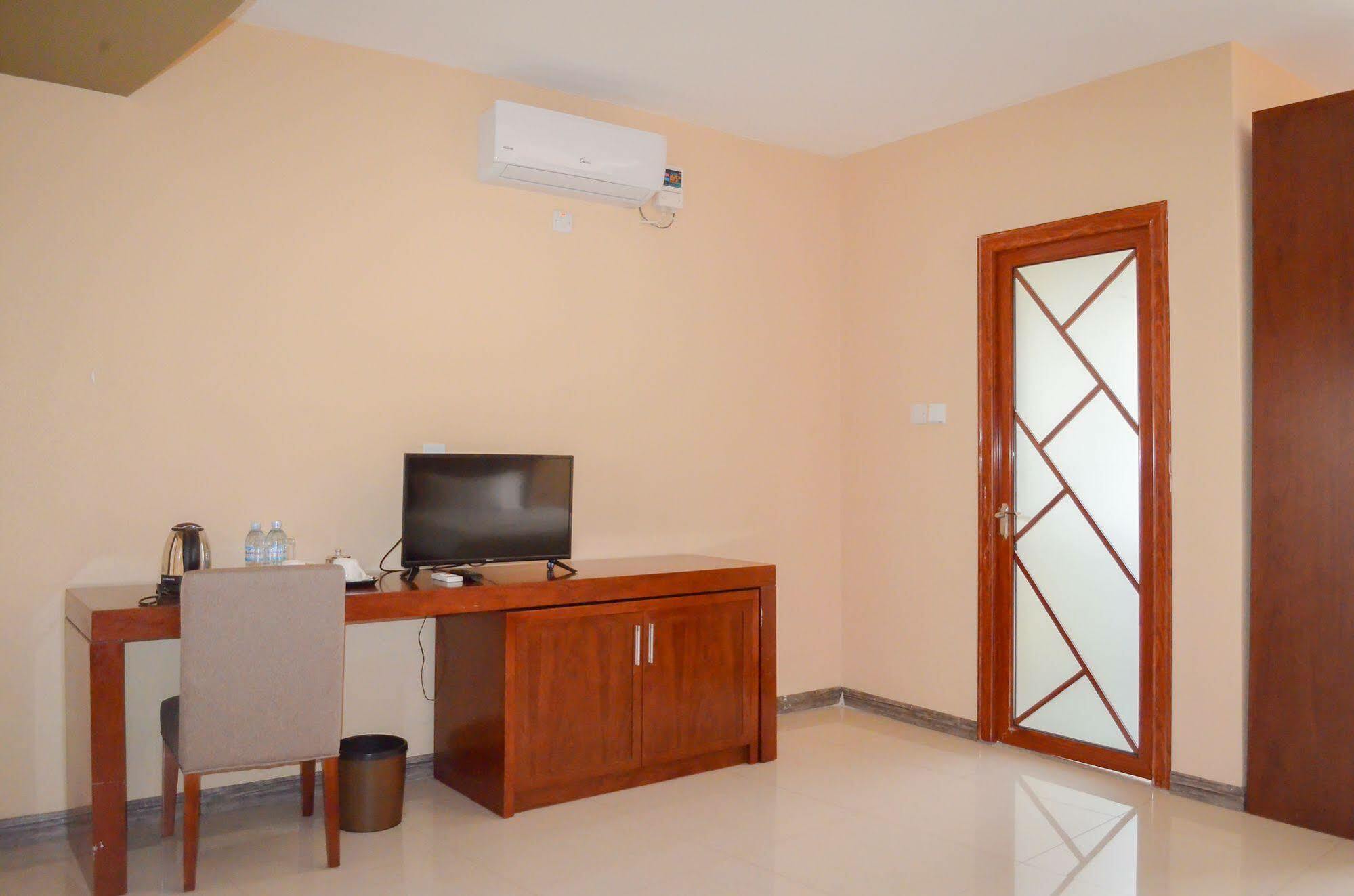 Hillside Plaza Hotel Kampala Exterior photo