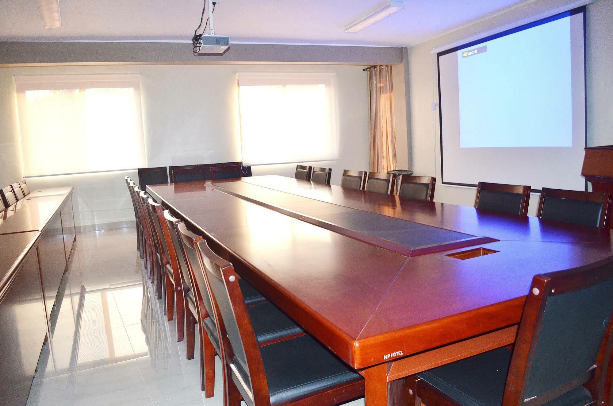 Hillside Plaza Hotel Kampala Exterior photo