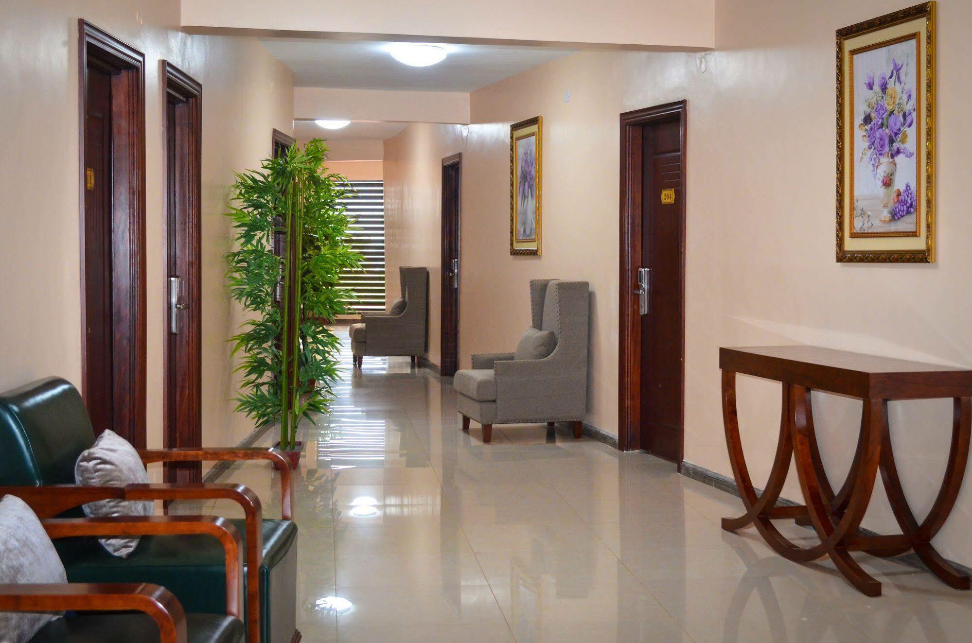 Hillside Plaza Hotel Kampala Exterior photo